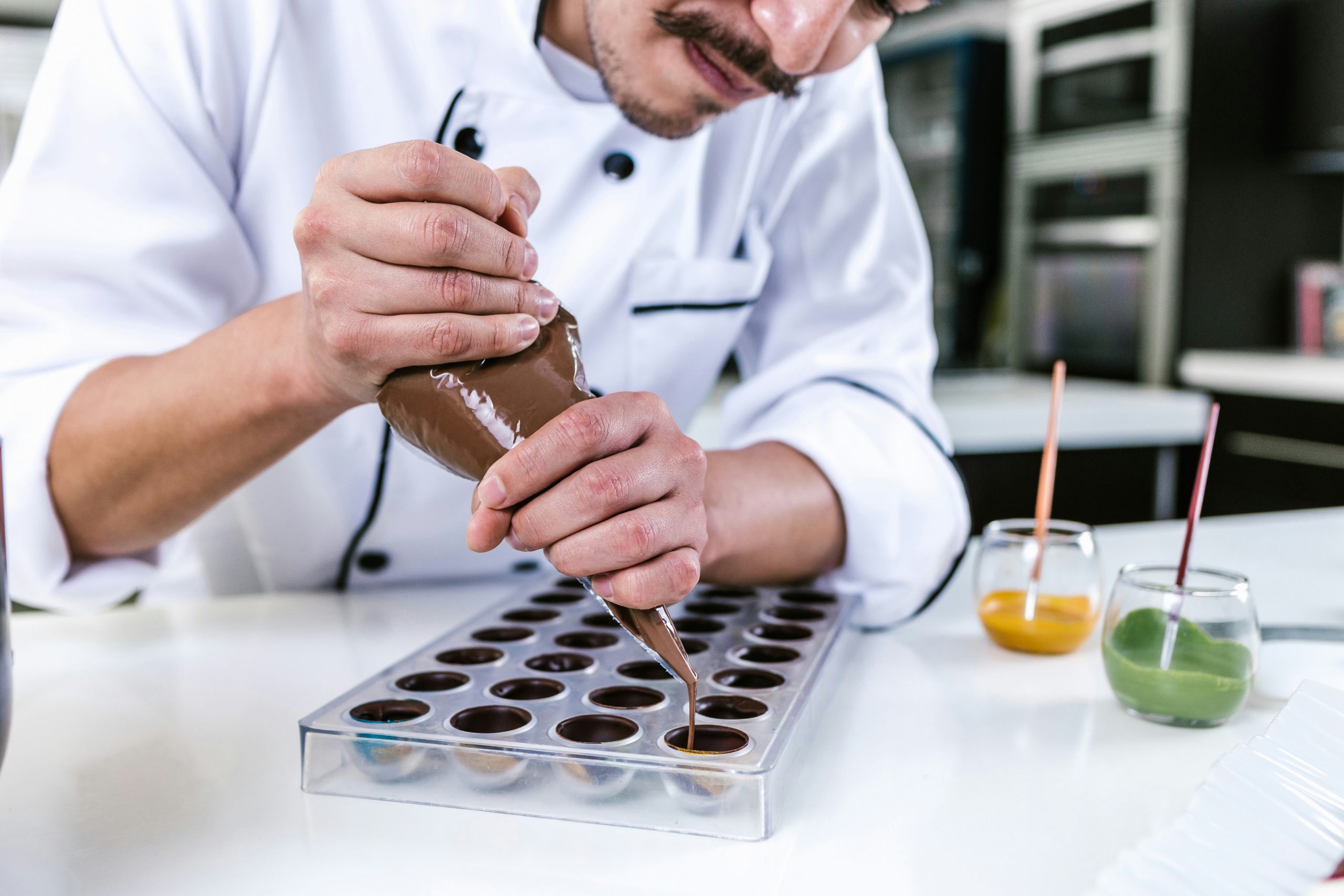 Ganache & Glaze Lab: Gloss, Drip, and Set Mechanics